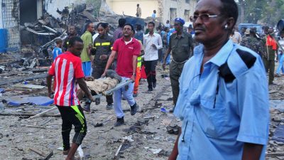 Islamisten verüben Doppelanschlag und Angriff auf Hotel in Mogadischu – mindestens 14 Tote