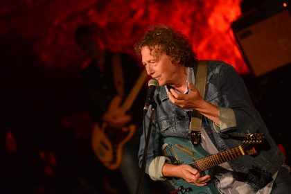 Musiker Peter Cornelius prangert “kollektive Bewusstlosigkeit” an, während Europa “umgevolkt” wird