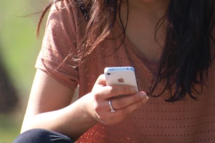 Umfrage: Jugendliche bevorzugen Kommunikation per Messenger oder SMS