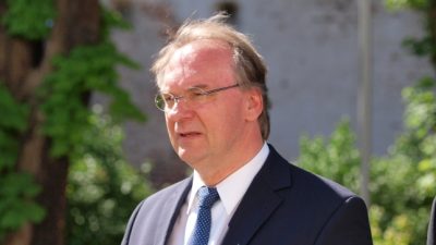 Ministerpräsident Haseloff entsetzt über tödliche Schüsse in Halle
