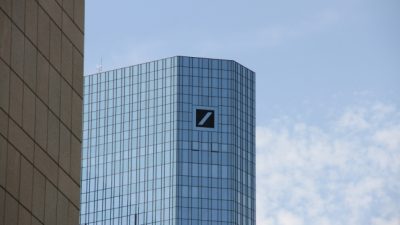 Ex-Deutsche-Bank-Chef wehrt sich gegen Vorwürfe seiner Nachfolger
