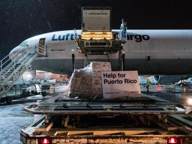 Eine Lufthansa-Maschine mit Hilfsgütern für Puerto Rico. Foto: Lufthansa/dpa