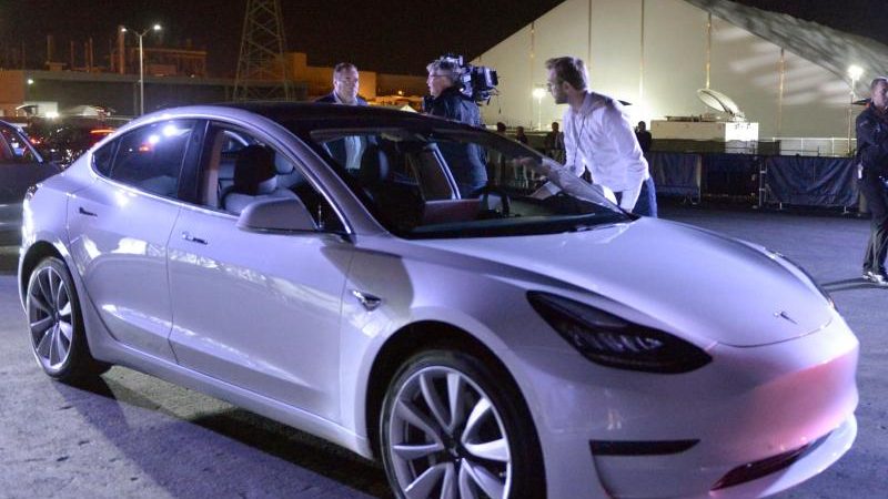Schwache Zahlen: Tesla lieferte im 3. Quartal nur 260 Mittelklassewagen Model 3 aus