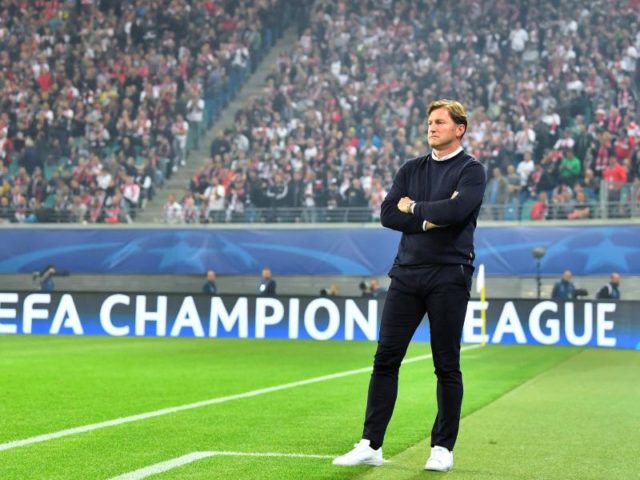 Leipzigs Trainer Ralph Hasenhüttl kann mit der Leistung seines Teams zufrieden sein. Foto: Hendrik Schmidt/dpa
