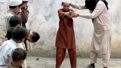 NRW-Innenminister warnt vor Gefahr durch Kinder von IS-Kämpfern