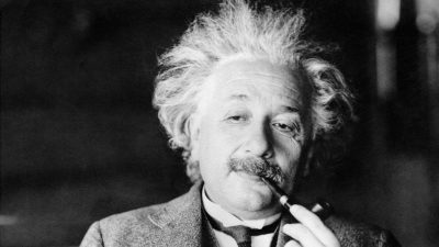 Einstein hatte recht: Der Kopf altert schneller als die Füße