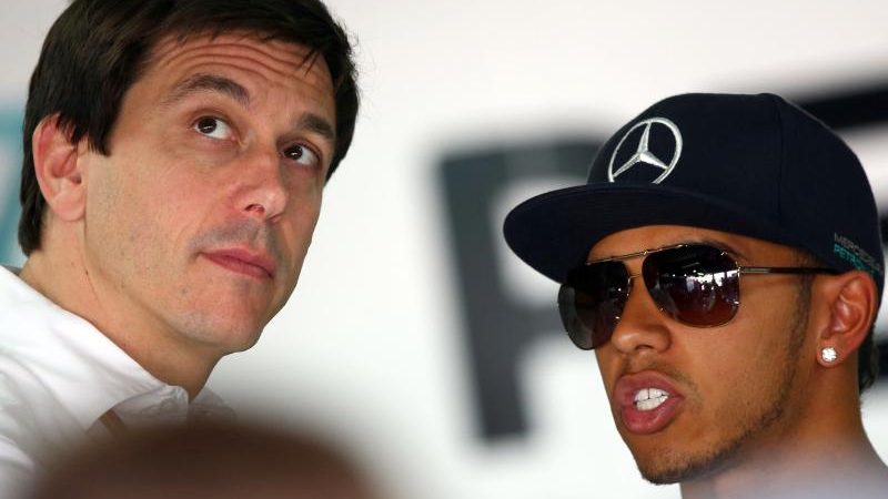 Neuer Teamgeist beflügelt Lewis Hamilton