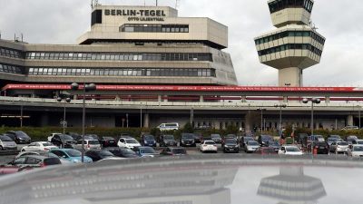Streik des Sicherheitspersonals an den Berliner Flughäfen Tegel und Schönefeld