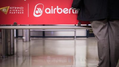 Air Berlin stellt am Abend Flugbetrieb ein – Welche Chancen haben die Mitarbeiter?