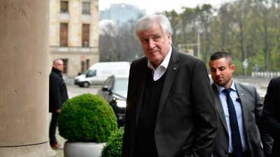 Horst Seehofer verhandelt über eine Regierungsbeteiligung – und die CSU über seinen Nachfolger