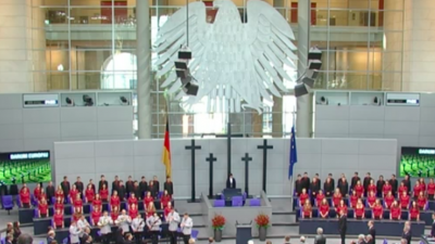 Volkstrauertag im Bundestag: Abgeordnete glänzen durch Abwesenheit – außer der AfD