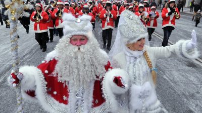 Deutscher Weihnachtsmann besucht Großväterchen Frost in Russland – eine verbotene Gestalt in den 20er-Jahren