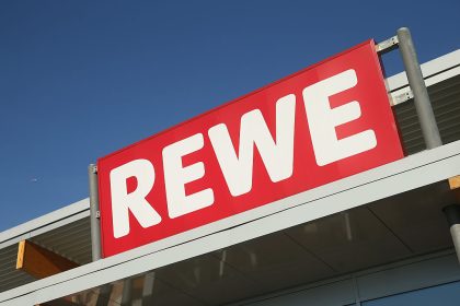 Logo beleidigt Allah: Muslime drohen Rewe-Märkten wegen Wodkaflaschen