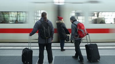 Bahnreisende im Fernverkehr sollen ab Mai Tickets selbst entwerten können