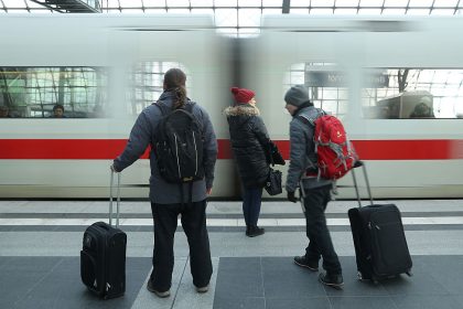Bahnreisende im Fernverkehr sollen ab Mai Tickets selbst entwerten können