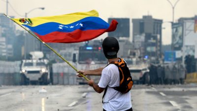EU verhängt Sanktionen gegen Venezuelas Regierung – Waffenlieferungen nun verboten