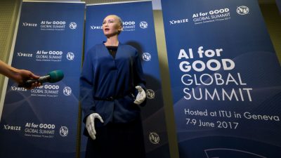 Gefahr für die Menschen? Erster Roboter „Sophia“ als Staatsbürger in Saudi-Arabien anerkannt