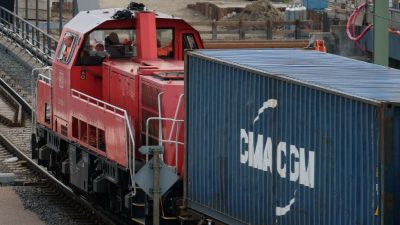Bundespolizei entdeckt auf Güterzug in Bayern Hochschwangere aus Somalia – und drei Männer