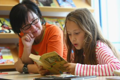 Kultusminister fordert mehr Demokratiebildung an Schulen