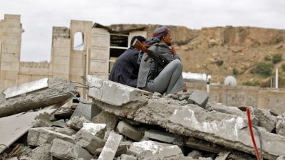 Erstes Hilfsflugzeug seit drei Wochen in Jemens Hauptstadt gelandet