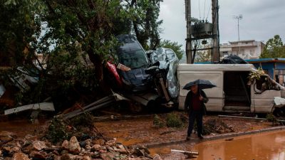 Mindestens 15 Tote bei Überschwemmungen nach Starkregen in Griechenland