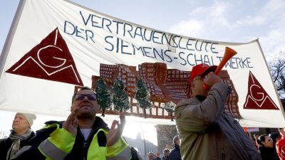 Abbaupläne bei Siemens: Beschäftigte und Politik machen Ärger Luft