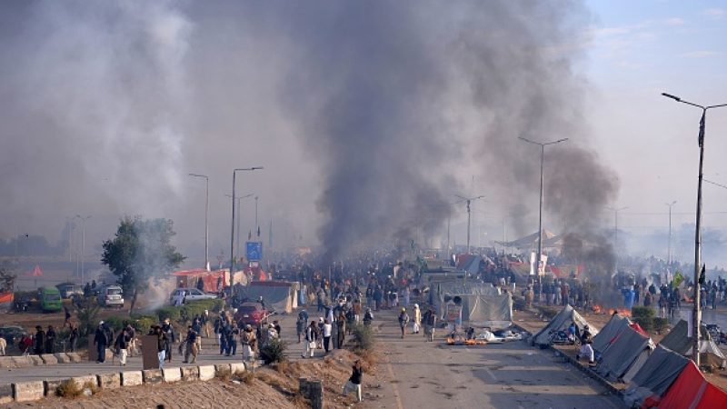 Islamabad: Auseinandersetzungen zwischen Polizei und Islamisten
