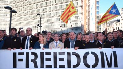 Streikaktion in Katalonien – Straßen und Gleise blockiert: Freilassung von politischen Häftlingen gefordert