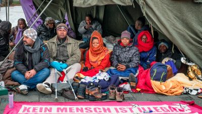 Seehofer: Abschiebung der 250.000 abgelehnten Asylbewerber „fast unmöglich – eine große Illusion“