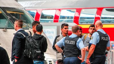 Bayerns Innenminister: Bund soll Verantwortung für Abschiebungen übernehmen