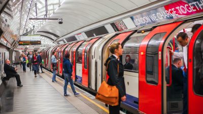 Massenpanik in Londoner U-Bahn durch Streit ausgelöst – 16 Verletzte