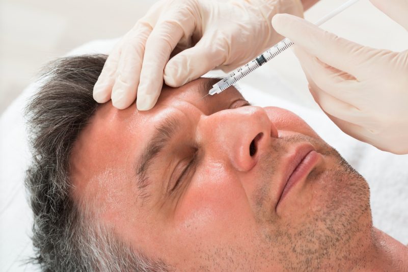 In Deutschland legen sich immer mehr Männer für die Schönheit unters Messer