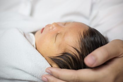 Gelbsucht bei Baby – Internet-Kommentar rettet Leben eines Neugeborenen