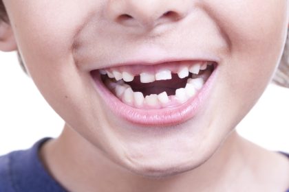 Ein stolzes Lächeln geht einen langen Weg – Junge bekam Hilfe von der Gemeinschaft