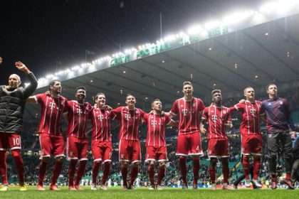 Effektive Bayern feiern Achtelfinaleinzug