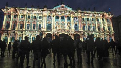 Militärparade oder Schweigeminute zum Gedenken an Ende der Belagerung von Leningrad