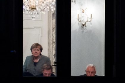 “FAZ”-Gastautor über “sinnentleerten Machterhalt einer Monarchin”: “Die Ära Merkel geht zu Ende”
