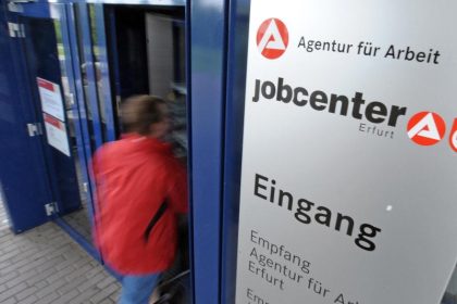 Corona-Krise führt zu größtem Rückgang bei Erwerbstätigen seit Wiedervereinigung