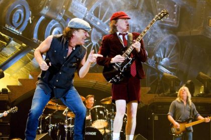 AC/DC-Mitbegründer Malcolm Young stirbt im Alter von 64 Jahren