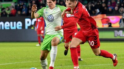 Erster Dreier unter Schmidt: Wolfsburg besiegt Freiburg