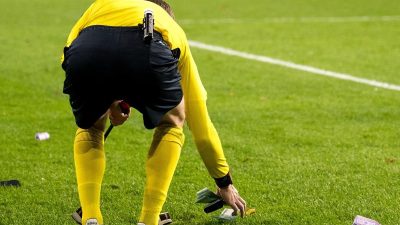 Kreisliga-Fußballspiel endet mit Faustschlag gegen 71-jährigen Schiedsrichter