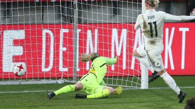 DFB-Frauen stärken Position von Jones mit 4:0-Erfolg