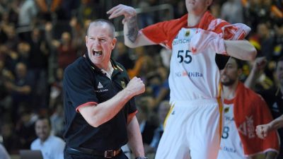 Basketball-Bundestrainer Rödl feiert seine B-Auswahl