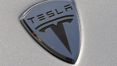 Keine Kaufprämie mehr für Elektroauto von Tesla – Wagen zu teuer
