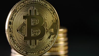 Bitcoin im Höhenflug: Digitalwährung bewegt sich auf 12 000 Dollar zu