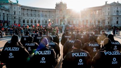 Österreich: SPÖ kritisiert Polizeiaufgebot bei Anti-Regierungsdemo als „überzogen“