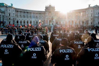 Österreich: SPÖ kritisiert Polizeiaufgebot bei Anti-Regierungsdemo als „überzogen“