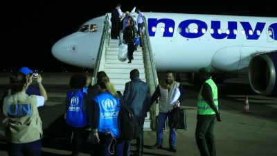 UN evakuiert Migranten aus Libyen, um sie direkt nach Frankreich umzusiedeln
