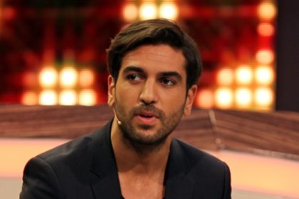 Elyas M`Barek wurde schon in der Kirche nach Selfie gefragt