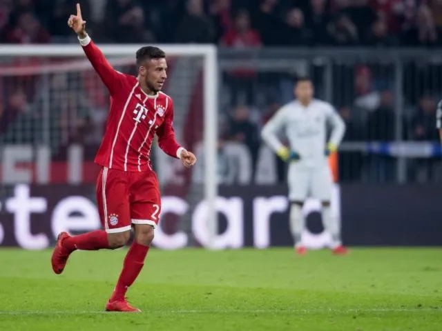 Noch vor der Halbzeit erhöhte Corentin Tolisso auf 2:0 für den deutschen Rekordmeister. Foto: Sven Hoppe/dpa